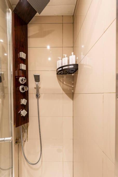 Cosy Double In Limehouse-stephney *