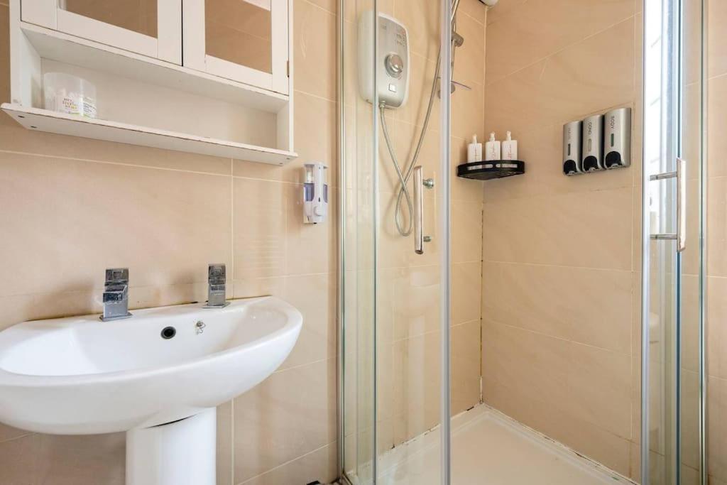 Cosy Double In Limehouse-stephney Privatunterkunft London